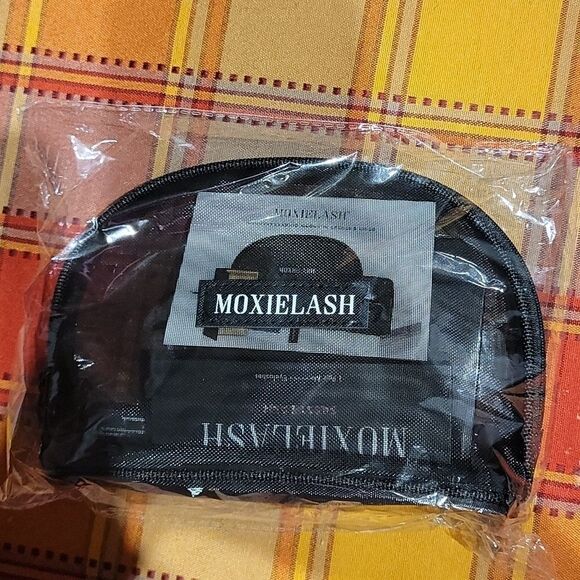 Moxielash Sassy Luxe Bundle - Picture 3 of 5